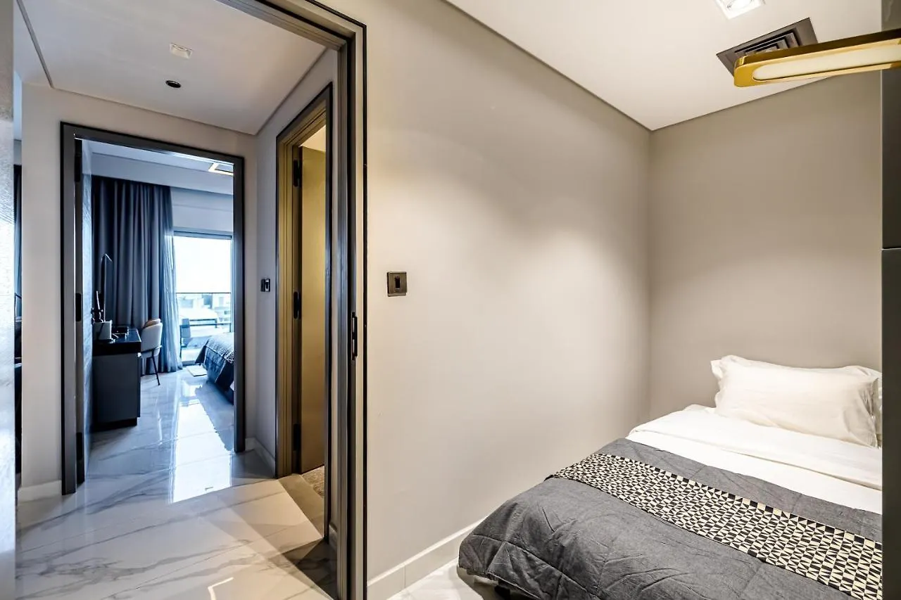 1Br Plus Study Mag 318 Canal View Business Bay Dubai 0*,